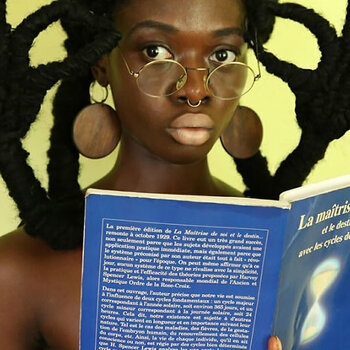LÆTITIA KY: SCULPTING HER HAIR INTO LIVING ART