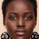 lupita nyongo coiffure afro cheveux crépu coupe courte taperd cut