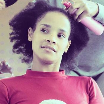 Simple Guide to Detangling Coily and Curly Hair